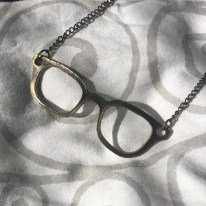 Long necklace with glasses pendant